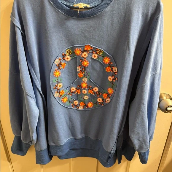 Easel Blue Top with Vibrant Floral Peace Sign Design - Picture 4 of 12